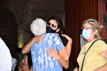 Para dar el 迆ltimo adi車s a Antonio Juan Vidal, familiares y amigos han arropado a Paz Padilla en el funeral.