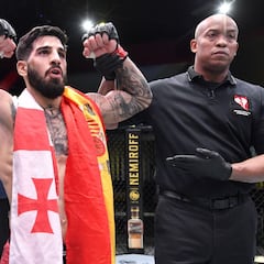 Topuria y Mitchell para el UFC 282