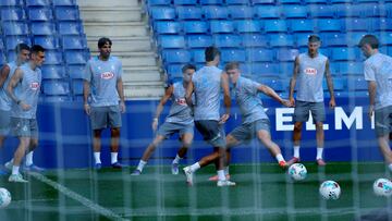 A falta de Pere Milla, el Espanyol va con un estreno al Bernabéu