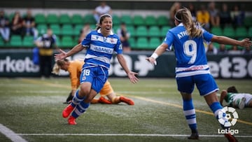 Jugadoras del Depor celebran un gol frente al Betis.
