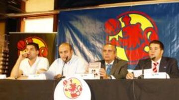 <b>AMBICIOSO.</b> El presidente de la Federación Española de Baloncesto, José Luis Sáez, no ocultaba su ilusión después de la presentación de la candidatura española para el Campeonato del Mundo de 2014.