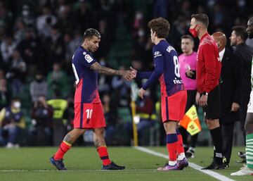 Lesión de Ángel Correa. El jugador argentino fue sustituido por Antoine Griezmann.