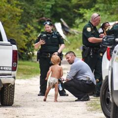Un niño autista de tres años desaparece y sus dos perros lo cuidan hasta su encuentro