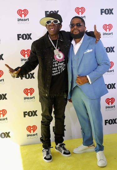 Flavor Flav y Willie "Prophet" Stiggers.