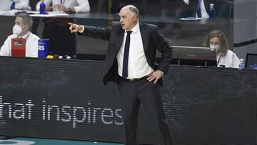 Pablo Laso, durante el partido que ha enfrentado al Alba Berlín y al Real Madrid, correspondiente a la 23ª jornada de la Euroliga.