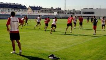 <b>DE ESTRENO. </b>El primer equipo rayista se ejercitó ayer por primera vez en su nueva Ciudad Deportiva, inaugurada el 28 de junio.