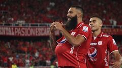 Jugadores de América de Cali celebrando un gol en el clásico por Liga BetPlay.