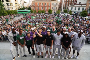 El Unicaja de M¨¢laga celebra su segundo t¨ªtulo de la BCL (Basketball Champions League) en La Parroquia, Bas¨ªlica y Real Santuario de Santa Mar¨ªa de la Victoria y de la Merced.