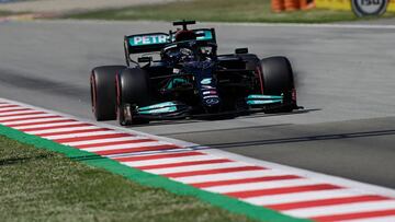 Hamilton consigue la pole en el GP de España.