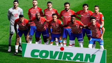 Once del Granada contra el Atlético. Rui Silva, Duarte, Jorge Molina, Germán, Vallejo y Montoro. Agachados Kenedy, Foulquier, Machís, Eteki y Carlos Neva.