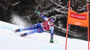 LA THUILE (Italy), 14/03/2025.- Federica Brignone of Italy in action in the Women's Super G race at the FIS Alpine Skiing World Cup event in La Thuile, Italy, 14 March 2025. (Italia) EFE/EPA/ANDREA SOLERO