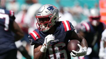 MIAMI GARDENS, FLORIDA - SEPTEMBER 11: Jakobi Meyers #16 of the New England Patriots rushes the football in the fourth quarter of the game against the Miami Dolphins at Hard Rock Stadium on September 11, 2022 in Miami Gardens, Florida.   Eric Espada/Getty Images/AFP