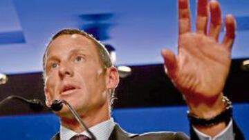 <b>EN NUEVA YORK. </b>Lance Armstrong participó en unas conferencias organizadas por Bill Clinton en Nueva York y aprovechó para desvelar su futuro deportivo.