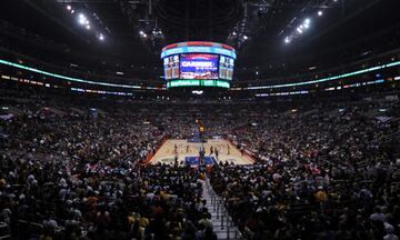 Este recinto multiusos ubicado en Los Ángeles, Californio, es la sede de dos equipos de la NBA: Clippers y Lakers. La arena, con un aforo de hasta 19 mil personas, fue inaugurada en 1999 y ha albergado eventos como el funeral de Michael Jackson y la ceremonia de los Grammys.