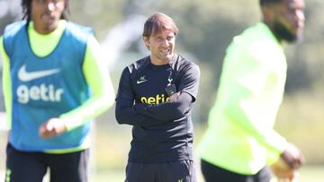 ENFIELD, ENGLAND - AUGUST 11: Antonio Conte, head coach of Tottenham Hotspur during the Tottenham Hotspur training session at Tottenham Hotspur Training Centre on August 11, 2022 in Enfield, England. (Photo by Tottenham Hotspur FC/Tottenham Hotspur FC via Getty Images)