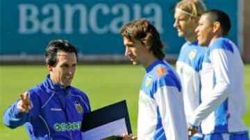 Emery deja fuera de la lista a Navarro, Costa, Mathieu, Bruno, Fernandes y Topal