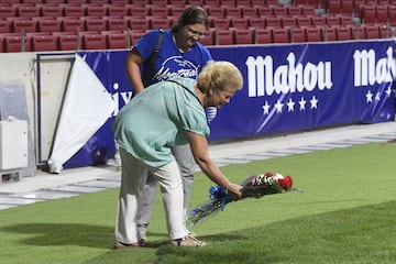 Ramo de flores depositado por Margarita.