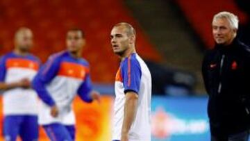 <b>ENTRE ALGODONES. </b>Sneijder, ayer, durante el entrenamiento de la selección holandesa.