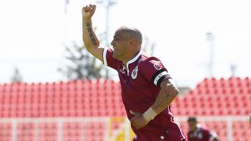 Suazo llega a los 101 goles en Torneos Nacionales de Primera