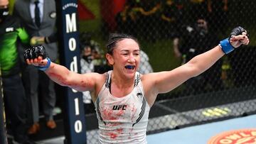 La excampeona del peso paja Carla Esparza.