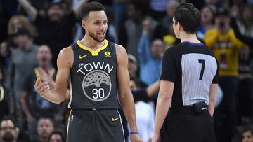 Stephen Curry, base de los Golden State Warriors, durante un partido contra Oklahoma City Thunder.