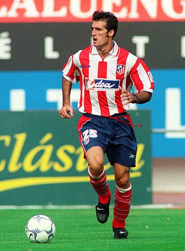 Jugó en el Atlético de Madrid en la temporada 2000-01.