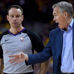 Houston analizó el árbitraje 'favorable' a los Warriors