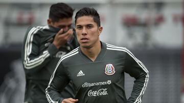 Carlos Salcedo en una de sus últimas prácticas con el Tri