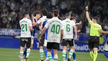 16/03/24 PARTIDO SEGUNDA DIVISION
OVIEDO - RACING SANTANDER
ARBITRO FUENTES MOLINA TARJETA ROJA EXPULSION OIER LUENGO