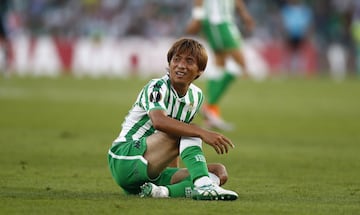 Destac¨® en el Eibar durante tres temporadas en las cuales jug¨® 94 partidos y anot¨® 11 goles.