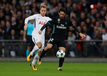 Isco y Christian Eriksen.