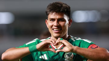 MEX5574. QUERÉTARO (MÉXICO), 25/02/2026.- Jesús Gallardo de México celebra un gol este miércoles, en un partido amistoso entre las selecciones de México y Islandia en el estadio La Corregidora en Querétaro (México). EFE/ Alex Cruz
