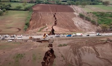 Enorme grieta esta partiendo en dos al continente que pasa por diez países y podría dar origen a un nuevo océano
