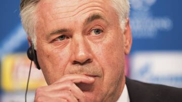 El entrenador italiano del Bayern de Múnich, Carlo Ancelotti, asiste a una rueda de prensa en Múnich, Alemania.