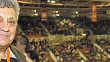 <b>ILUSTRE EN LA GRADA. </b>Ranko Zeravica siguió atentamente la Copa en una Zaragoza que le adora.