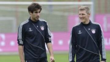 Javi Mart&iacute;nez y Bastian Schweinsteiger, durante un entrenamiento del Bayern Munich.