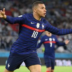 Mbappé confiesa lo que le dijo Macron para seguir en el PSG