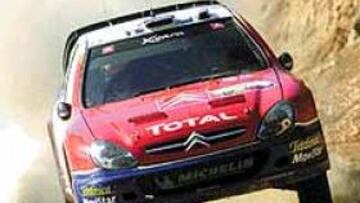 <b>DE MENOS A MÁS.</B> Sainz y su Xsara comenzaron la etapa con problemas, pero después mejoraron.