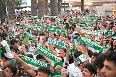 Elche celebra el ascenso en la calle