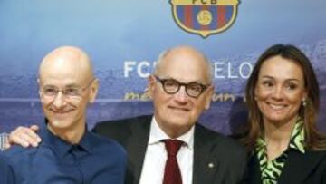 Barça a Cospedal: "Preocúpese de que no desalojen al PP"