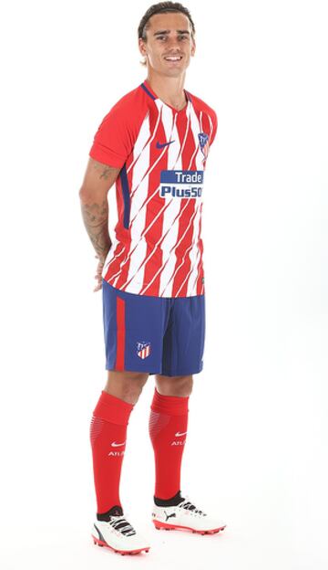 Atlético have unveiled a controversial new home shirt that features an eyecatching take on the club's traditional red and white stripes.