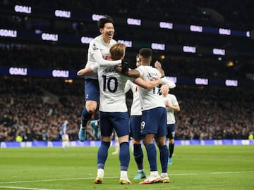 Tottenham Hotspur's Harry Kane celebrates scoring his side's third goal