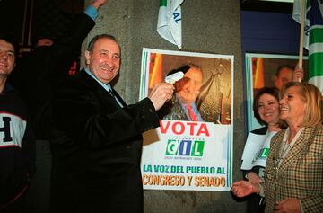 Jesús Gil en el inicio de la campaña electoral del año 2000. Gil fue alcalde de Marbella entre 1991 y 2002.
