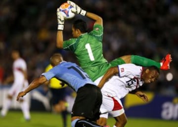 Uruguay y Costa Rica se enfrentaron esta noche en Montevideo, en un duelo que terminó igualado 3-3.