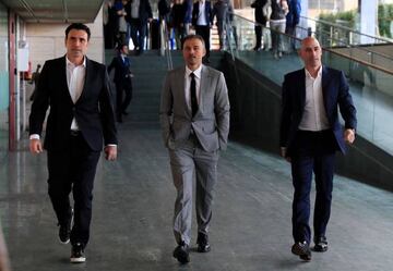 Molina, Luis Enrique y Rubiales, ayer en Las Rozas.