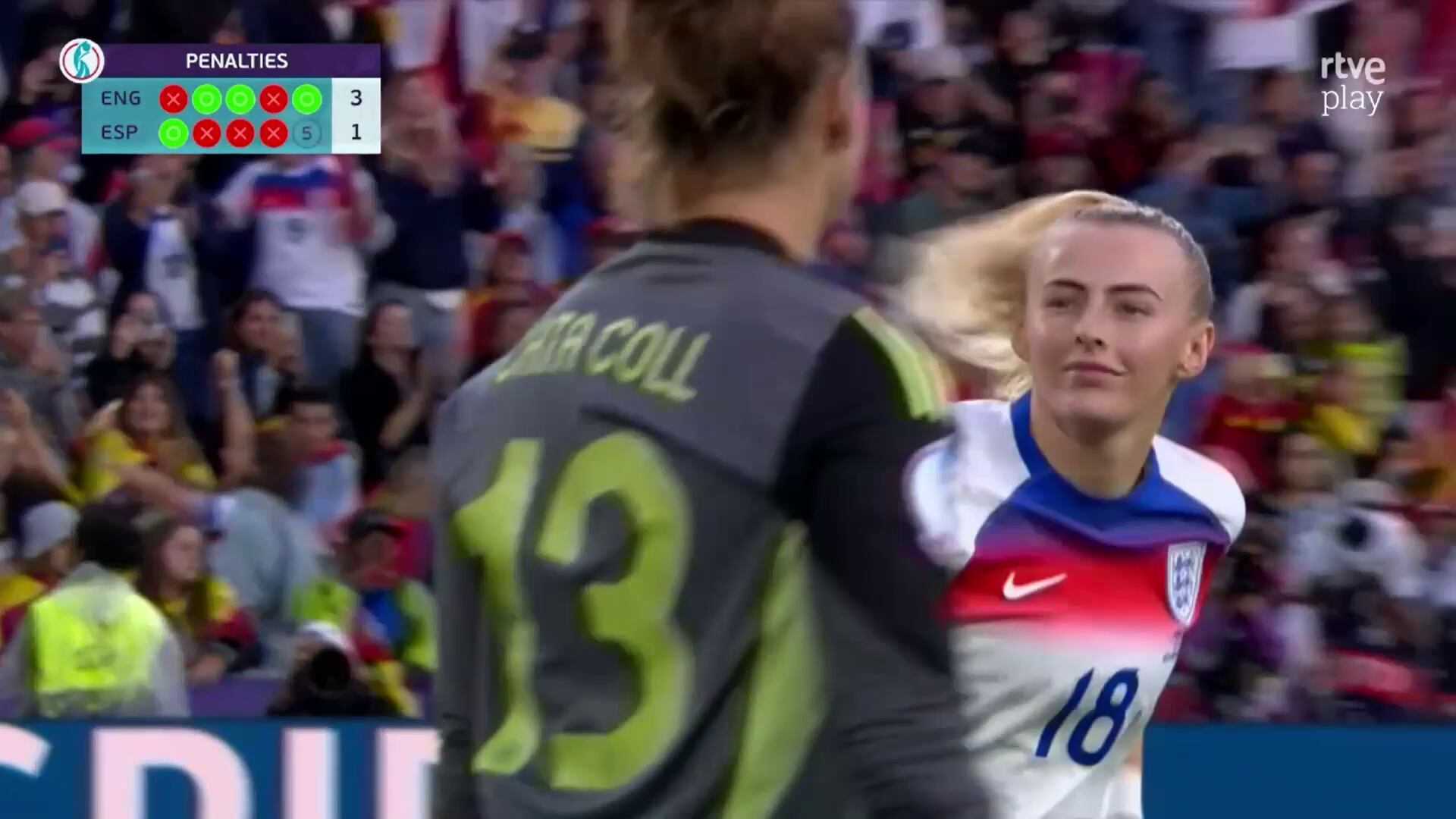 Esto sobra, amiga: el chulesco gesto a Cata Coll de Kelly tras marcarle el penalti decisivo 