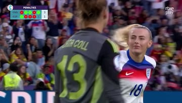 Esto sobra, amiga: la mirada a Cata Coll de Kelly tras marcarle el penalti decisivo