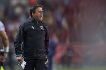 El Atlas suma cuatro derrotas consecutivas en la Liga MX después de un gran comienzo en el Clausura 2019. Ahora fue el Club Tijuana, que viene de menos a más, quien le propició un nuevo partido perdido al ganarles 3-1. El técnico rojinegro podría estar viviendo sus últimos momentos como estratega si no consigue un  buen resultado la próxima jornada. 