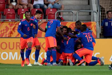 La Selección Colombia gana en Lodz con Mier y Cuesta como figuras.