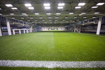 Las planchas que permiten guardar el césped en el hipogeo es uno de los elementos estrella de la remodelación del Bernabéu. El conjunto blanco ha publicado nuevas fotografías de dichas planchas para ver los entresijos del mecanismo.